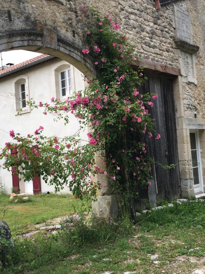 La Grange Aux Dames Bed & Breakfast Geville Exterior foto